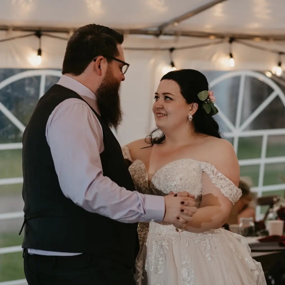 Meet your Posher, Cheri - Picture 2 of 2